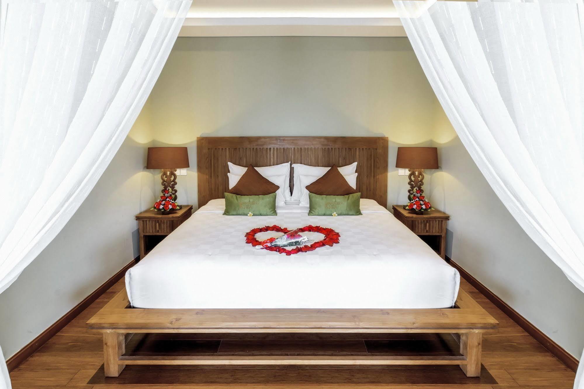 Kampoeng Villa Bali Kuta Lombok Buitenkant foto